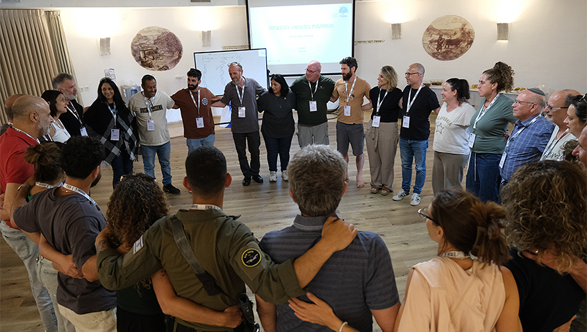 משתתפי תוכנית 'שקמה'. צילום: גיא חמוי.