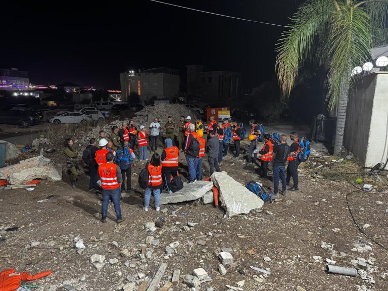 פעילות החירום של הג'וינט – צוות החילוץ מטמרה באימון.
